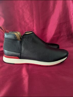 Vionic Cece Leather Black Ankle Booties Slip On Sneakers 7.5